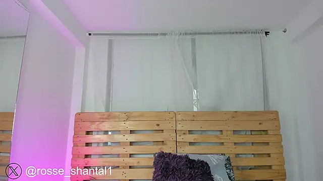 Snapshot of shantal_rosse1 chatting on 10.31.25 shantal rosse1 online show from 10.31.25