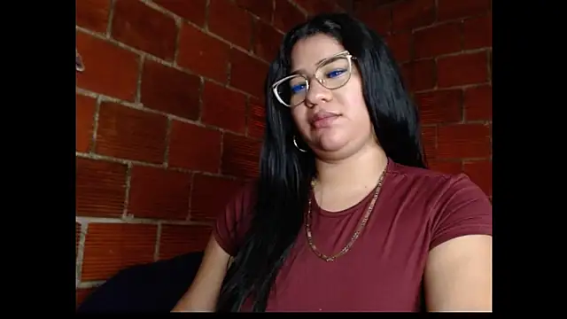 Snapshot of Yelly chatting on 06.03.26 Yelly online show from 06.03.26
