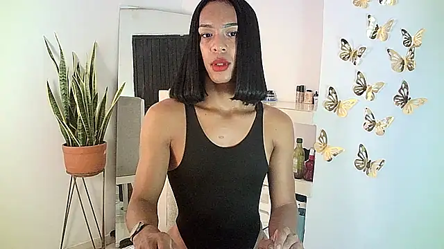 Snapshot of carmen14 chatting on 02.11.25 carmen14 online show from 02.11.25