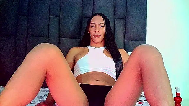 Snapshot of carmen14 chatting on 10.02.25 carmen14 online show from 10.02.25