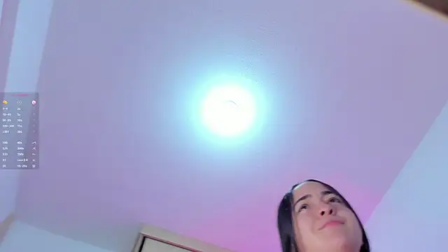 Snapshot of soyamandaa_ chatting on 12.18.24 soyamandaa online show from 12.18.24