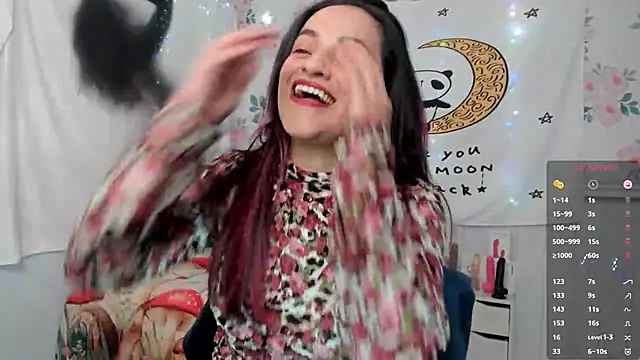 Snapshot of LovelyAzucena chatting on 01.29.25 LovelyAzucena online show from 01.29.25