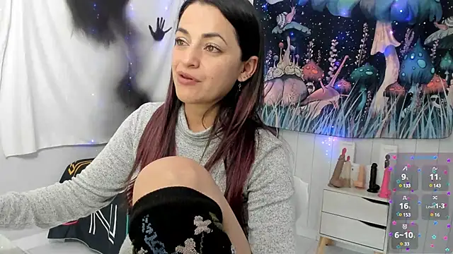 Snapshot of LovelyAzucena chatting on 02.18.25 LovelyAzucena online show from 02.18.25