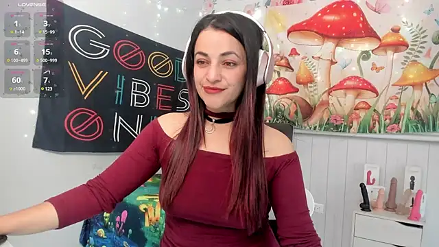 Snapshot of LovelyAzucena chatting on 03.11.25 LovelyAzucena online show from 03.11.25