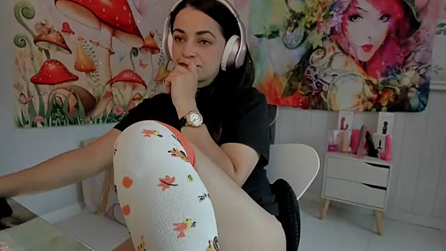 Snapshot of LovelyAzucena chatting on 09.27.25 LovelyAzucena online show from 09.27.25