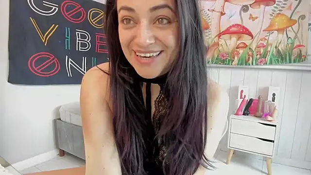 Snapshot of LovelyAzucena chatting on 10.04.25 LovelyAzucena online show from 10.04.25