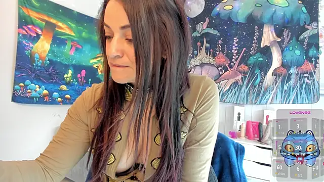 Snapshot of LovelyAzucena chatting on 11.20.25 LovelyAzucena online show from 11.20.25