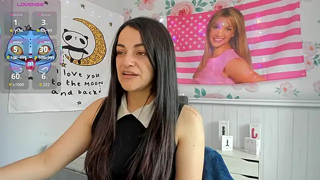 Snapshot of LovelyAzucena chatting on 11.21.25 LovelyAzucena online show from 11.21.25