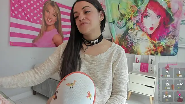 Snapshot of LovelyAzucena chatting on 11.27.25 LovelyAzucena online show from 11.27.25