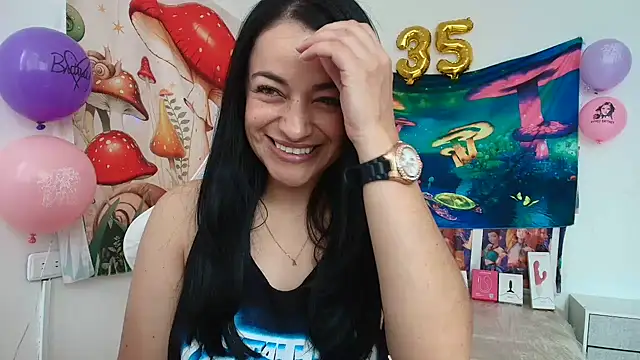 LovelyAzucena online show from 05.01.26