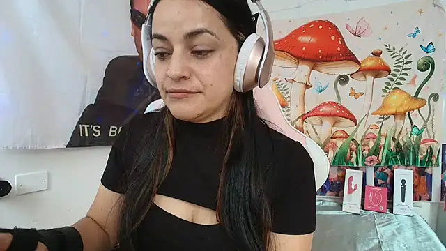 Snapshot of LovelyAzucena chatting on 07.10.26 LovelyAzucena online show from 07.10.26