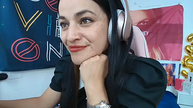 Snapshot of LovelyAzucena chatting on 07.28.26 LovelyAzucena online show from 07.28.26