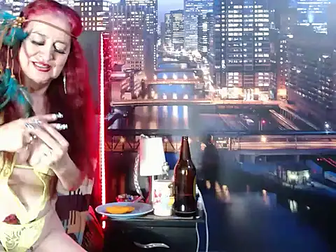 Snapshot of Lucy_mature8 chatting on 01.12.25 Lucy mature8 online show from 01.12.25