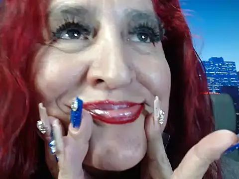 Snapshot of Lucy_mature8 chatting on 09.13.25 Lucy mature8 online show from 09.13.25