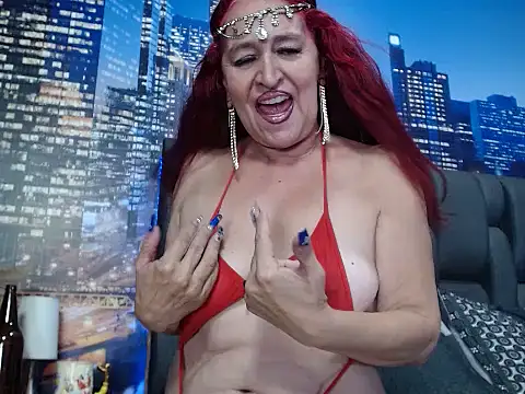 Snapshot of Lucy_mature8 chatting on 09.28.25 Lucy mature8 online show from 09.28.25