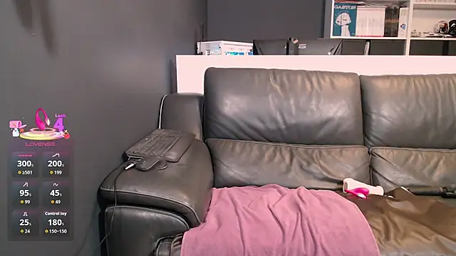 Lili-Bertine online show from 10.07.25