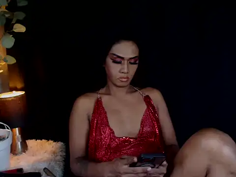 Snapshot of Victoria_Saint chatting on 03.05.25 Victoria Saint online show from 03.05.25