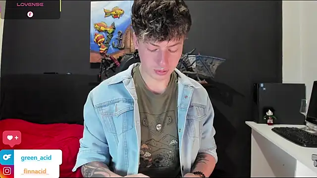 Snapshot of Green_acid01 chatting on 09.12.25 Green acid01 online show from 09.12.25