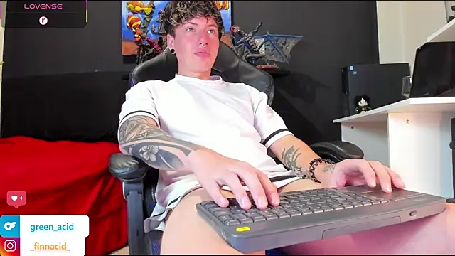 Snapshot of Green_acid01 chatting on 09.18.25 Green acid01 online show from 09.18.25