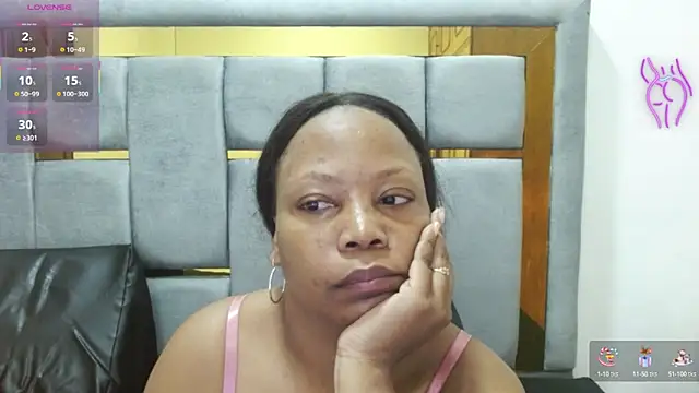 Snapshot of Cholatin chatting on 09.27.25 Cholatin online show from 09.27.25