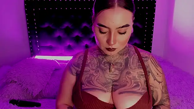 CloeeBeckam online show from 02.27.25