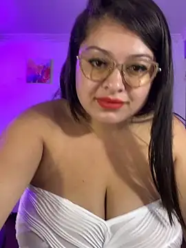 MiiaaJoness online show from 11.19.25