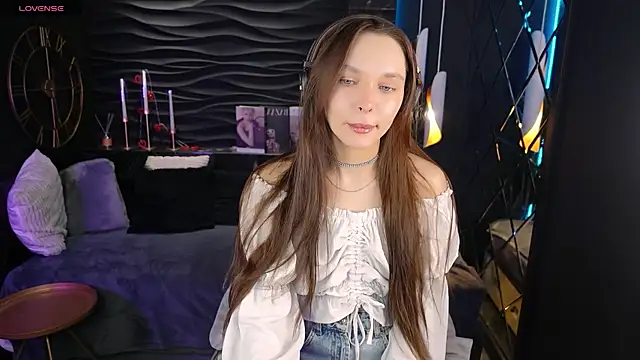 ChloeSunny online show from 04.24.26