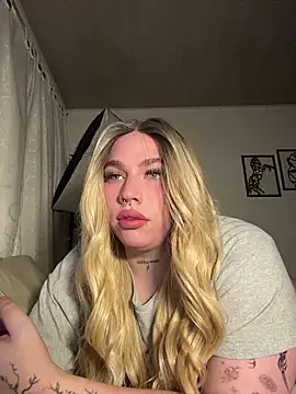 IsabellaFigueredo   online show from 11.04.25