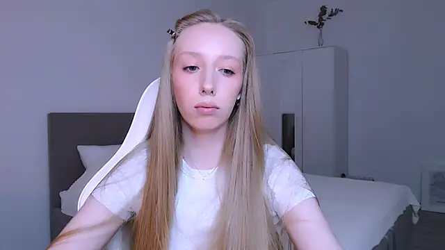 Luna insniity online show from 12.14.25