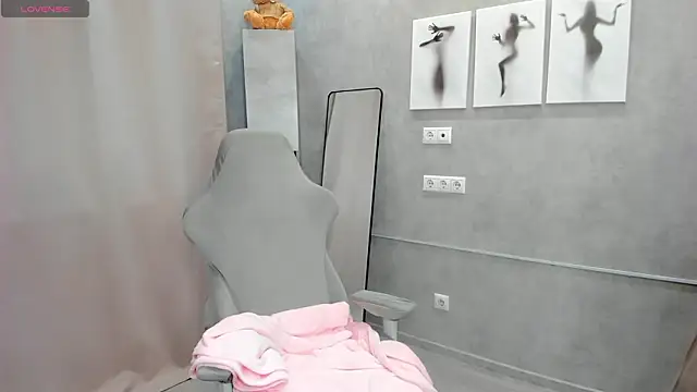 Snapshot of Donna_Evans chatting on 03.07.26 Donna Evans online show from 03.07.26