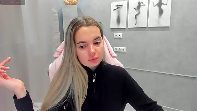 Snapshot of Donna_Evans chatting on 03.08.26 Donna Evans online show from 03.08.26