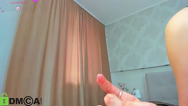 Snapshot of Donna_Evans chatting on 05.18.26 Donna Evans online show from 05.18.26