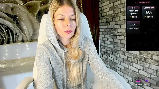 Snapshot of Eva_Melow chatting on 02.21.25 Eva Melow online show from 02.21.25