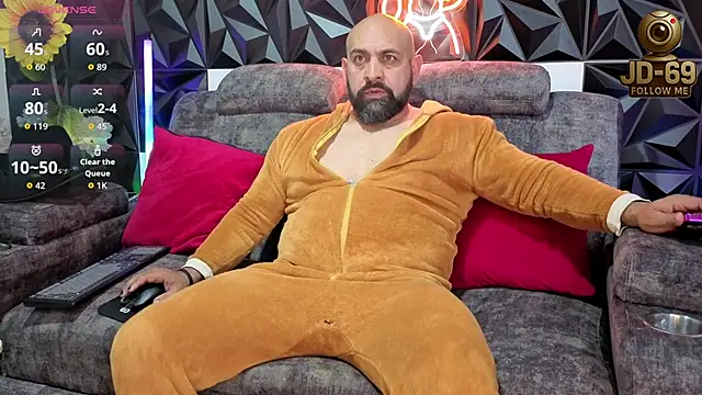 Snapshot of JD-69 chatting on 09.18.25 JD-69 online show from 09.18.25