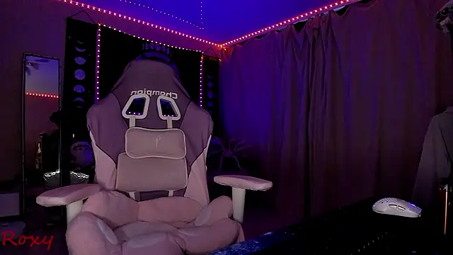 Snapshot of wet_dream_ chatting on 03.06.26 wet dream online show from 03.06.26