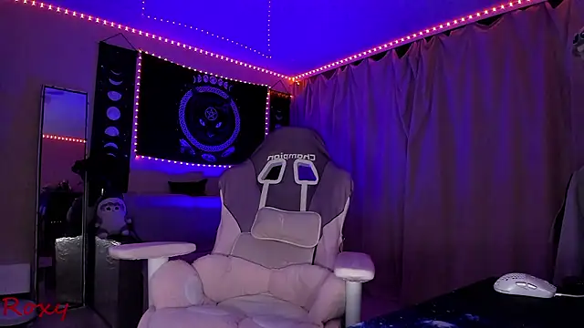 Snapshot of wet_dream_ chatting on 03.08.26 wet dream online show from 03.08.26