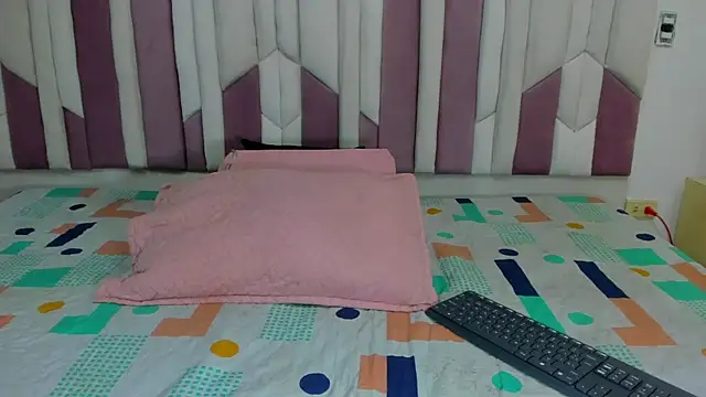 Snapshot of lucyy_gray chatting on 02.18.25 lucyy gray online show from 02.18.25