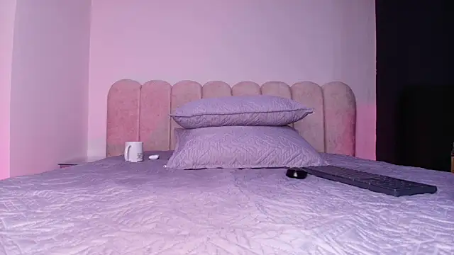 Snapshot of lucyy_gray chatting on 11.19.25 lucyy gray online show from 11.19.25