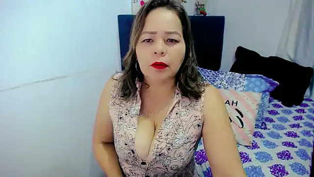 isabella hotx10 online show from 12.13.24