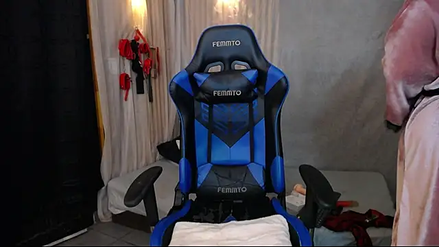 julia sweet 1 online show from 03.03.25