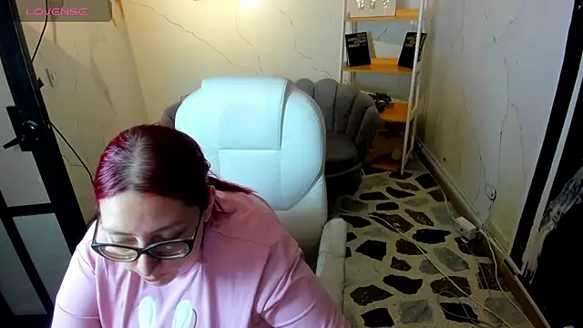 Snapshot of NiickyJones chatting on 09.13.25 NiickyJones online show from 09.13.25
