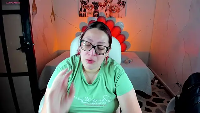 NiickyJones online show from 12.15.25