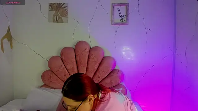 NiickyJones online show from 02.17.26