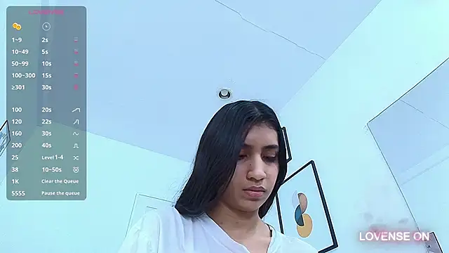 Snapshot of littlee_emilyy_ chatting on 12.22.24 littlee emilyy online show from 12.22.24