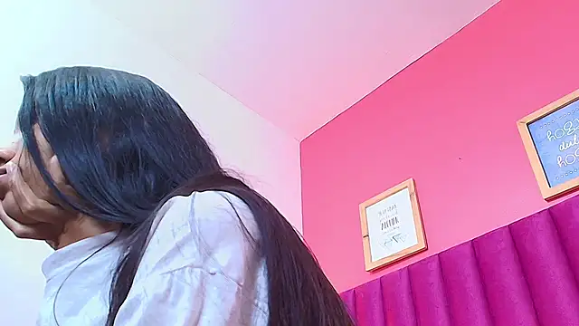 Snapshot of littlee_emilyy_ chatting on 01.28.25 littlee emilyy online show from 01.28.25