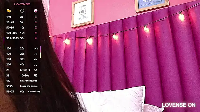 Snapshot of littlee_emilyy_ chatting on 02.12.25 littlee emilyy online show from 02.12.25