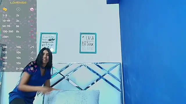 Snapshot of littlee_emilyy_ chatting on 02.14.25 littlee emilyy online show from 02.14.25