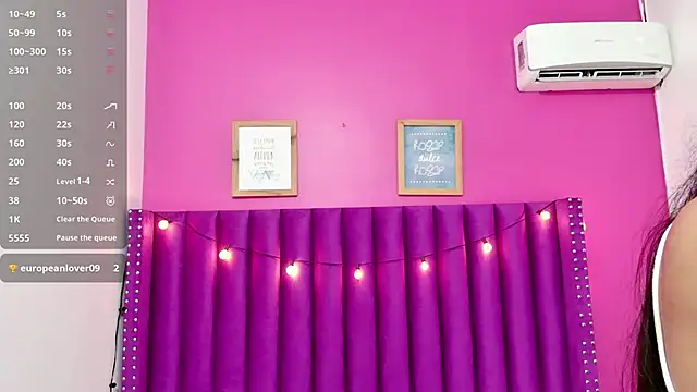 Snapshot of littlee_emilyy_ chatting on 02.22.25 littlee emilyy online show from 02.22.25