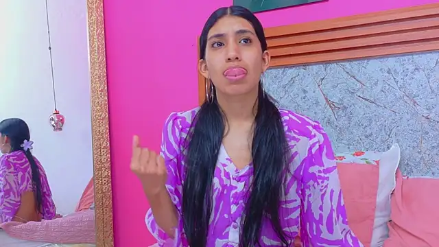 littlee emilyy  online show from 04.29.26