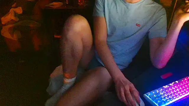 Snapshot of Str8boyy chatting on 01.01.25 Str8boyy online show from 01.01.25